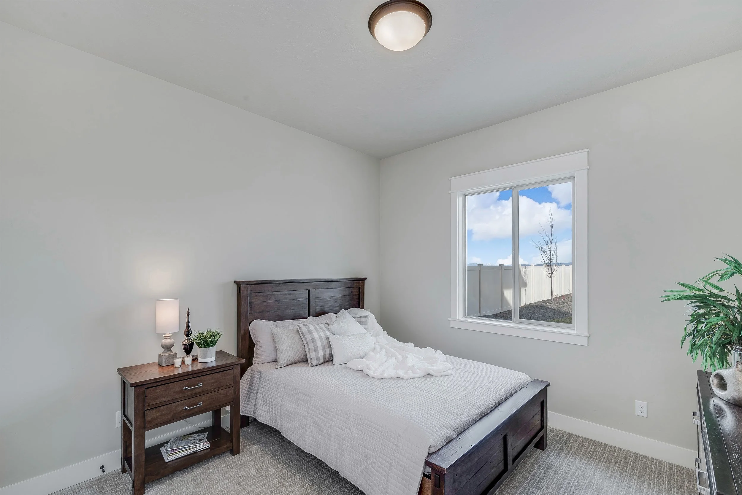 049_Bedroom.jpg