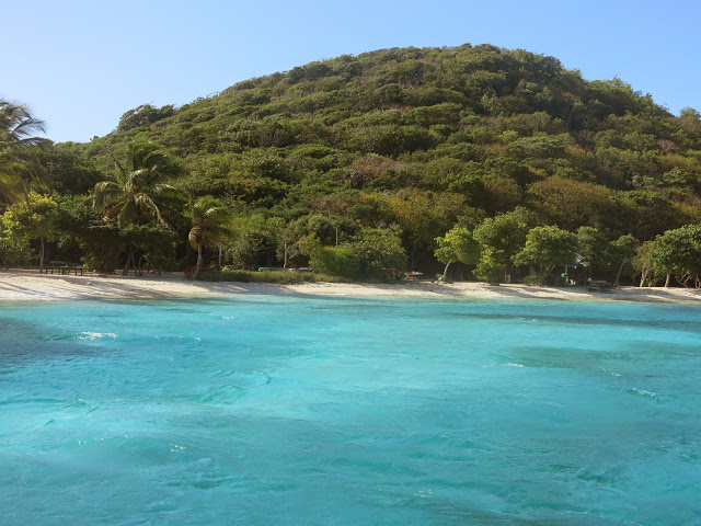 THE Beach at petit bateau ,tobago cays