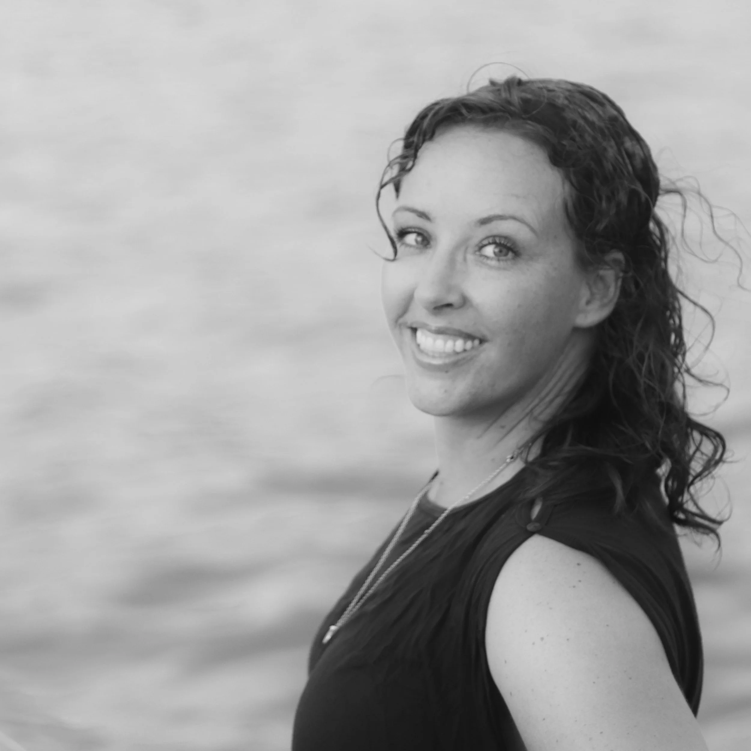 Leslie Author Headshot.jpg