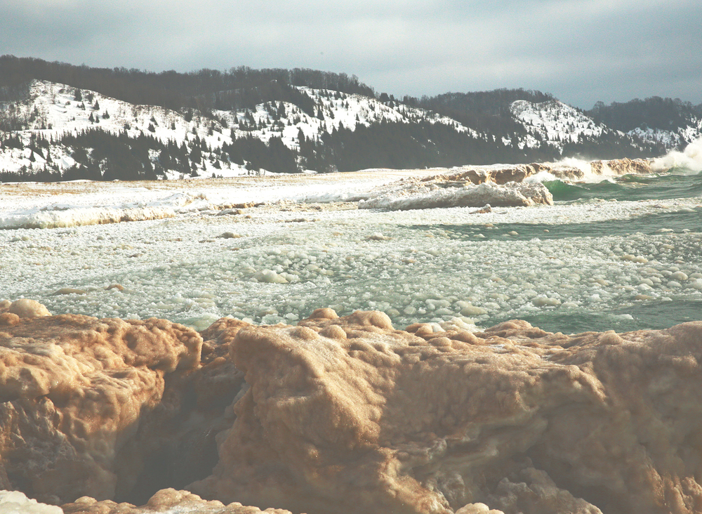 elberta ice shoreline.jpg