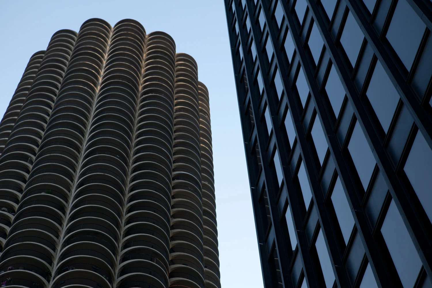  Marina Tower (Goldberg)&nbsp;   IBM Plaza (Mies van der Rohe) 