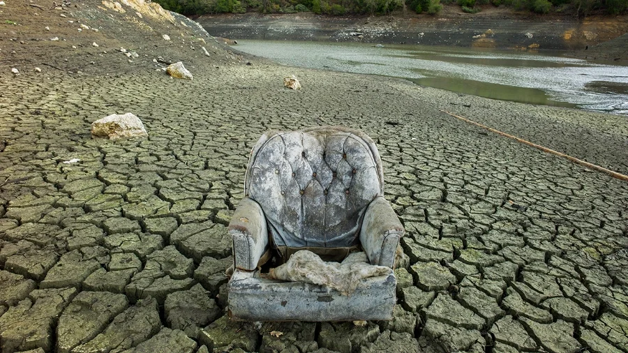 Loss of Habitat? Swivel Chair Stranded as Reservoir Runs Dry. Photo by James Ting: Sofa Chair from Evidence I series , 2/8/14, Alamden Reservoir, CA. James Ting ’s work was on display at the Watchung Center for the Arts until October 27. 