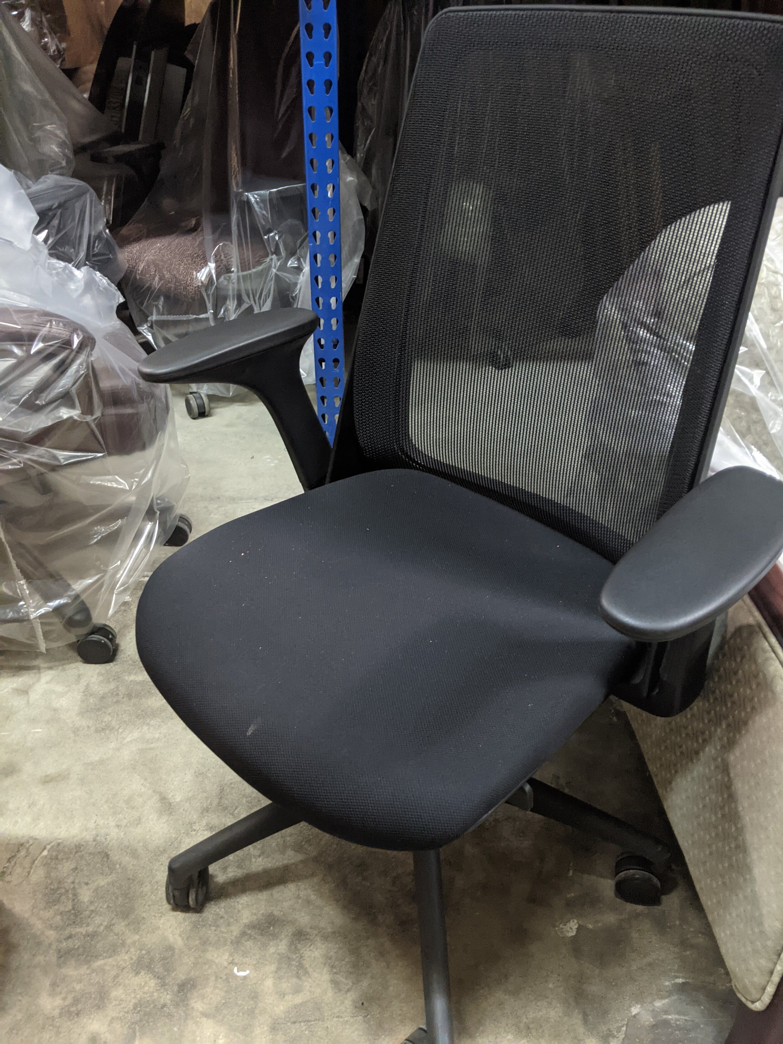 Black Mesh Task Chair