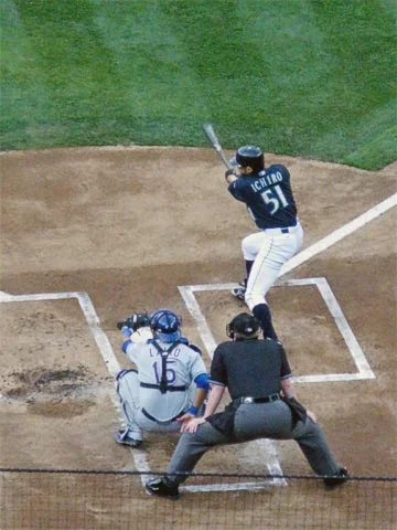 Ichiro getting a hit, 1-June-2007