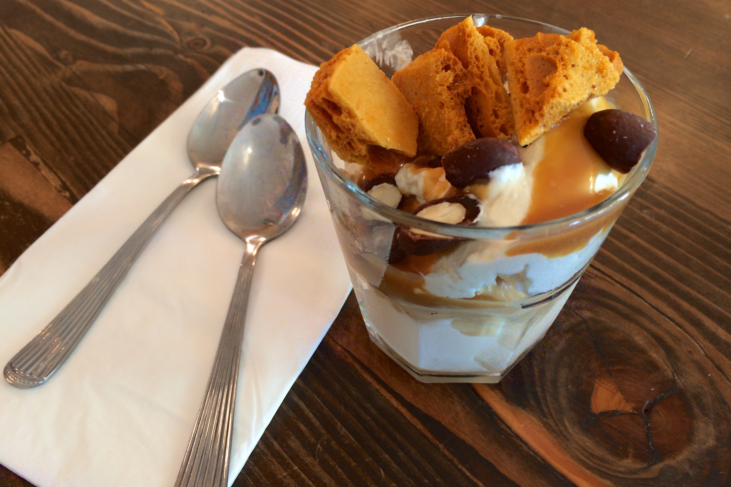 Hot Cakes: sundae with salted honey caramel, honey crunch, honey cream, honey-candied smoked almonds covered in salty milk chocolate