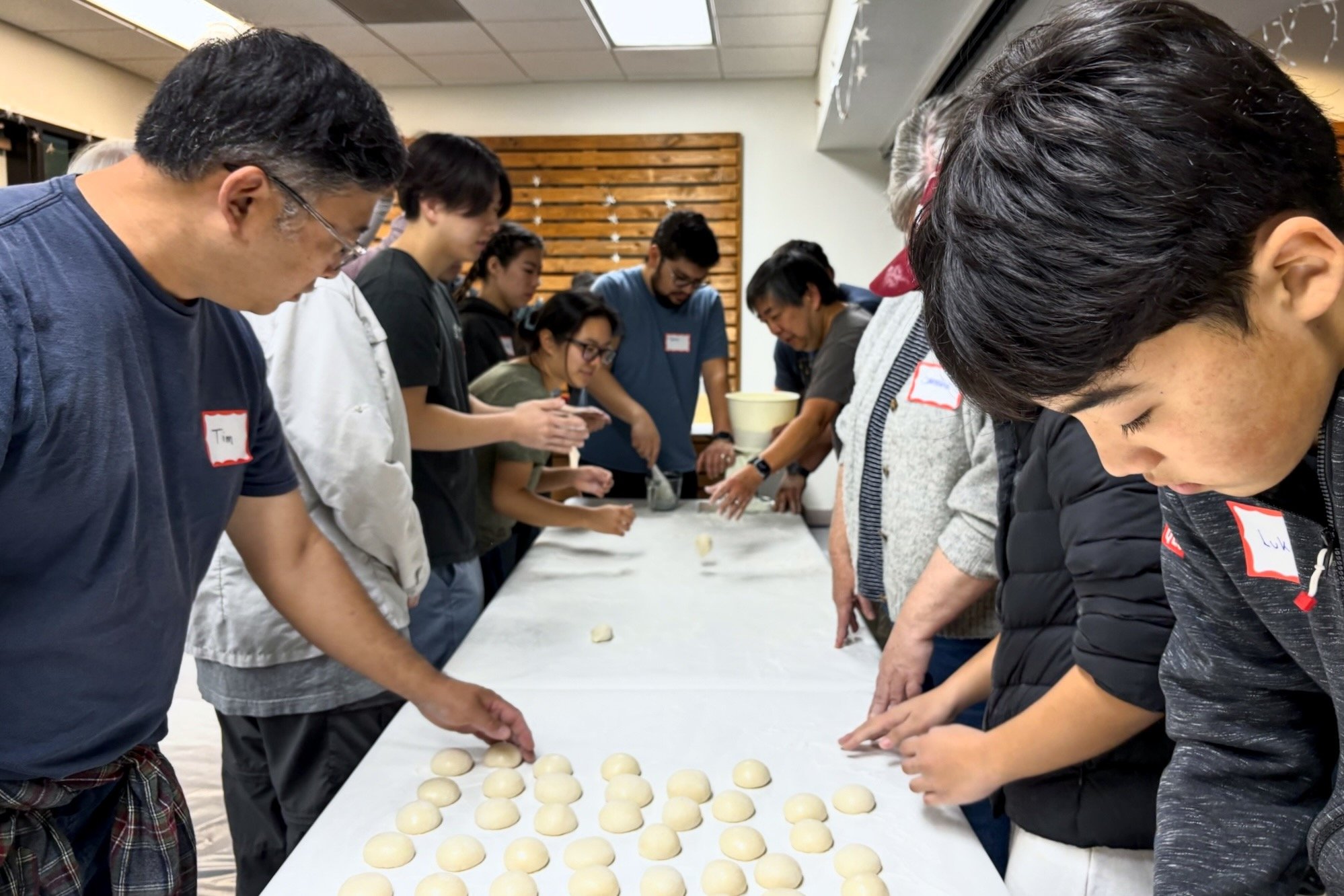Cutting mochi