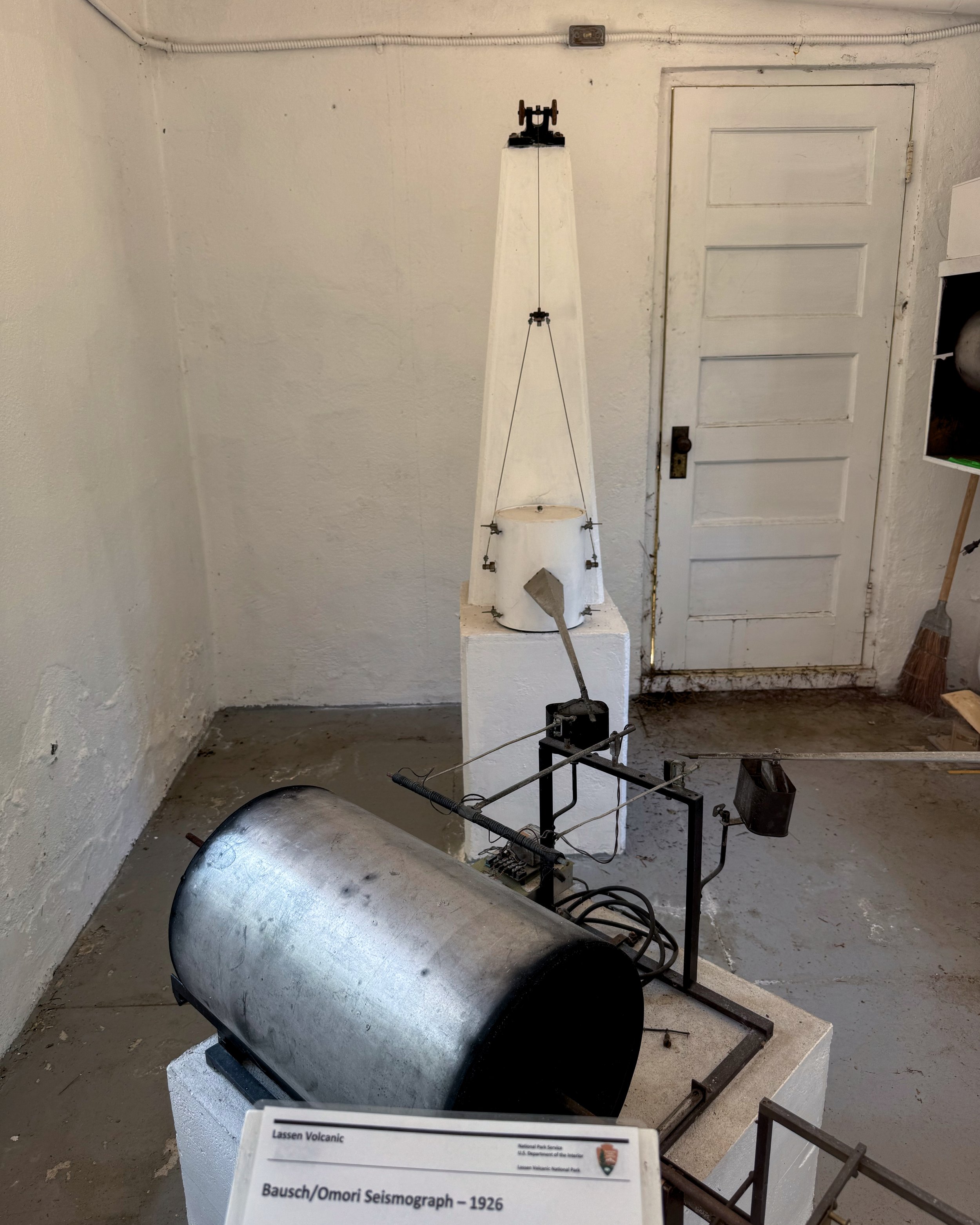 Seismograph
