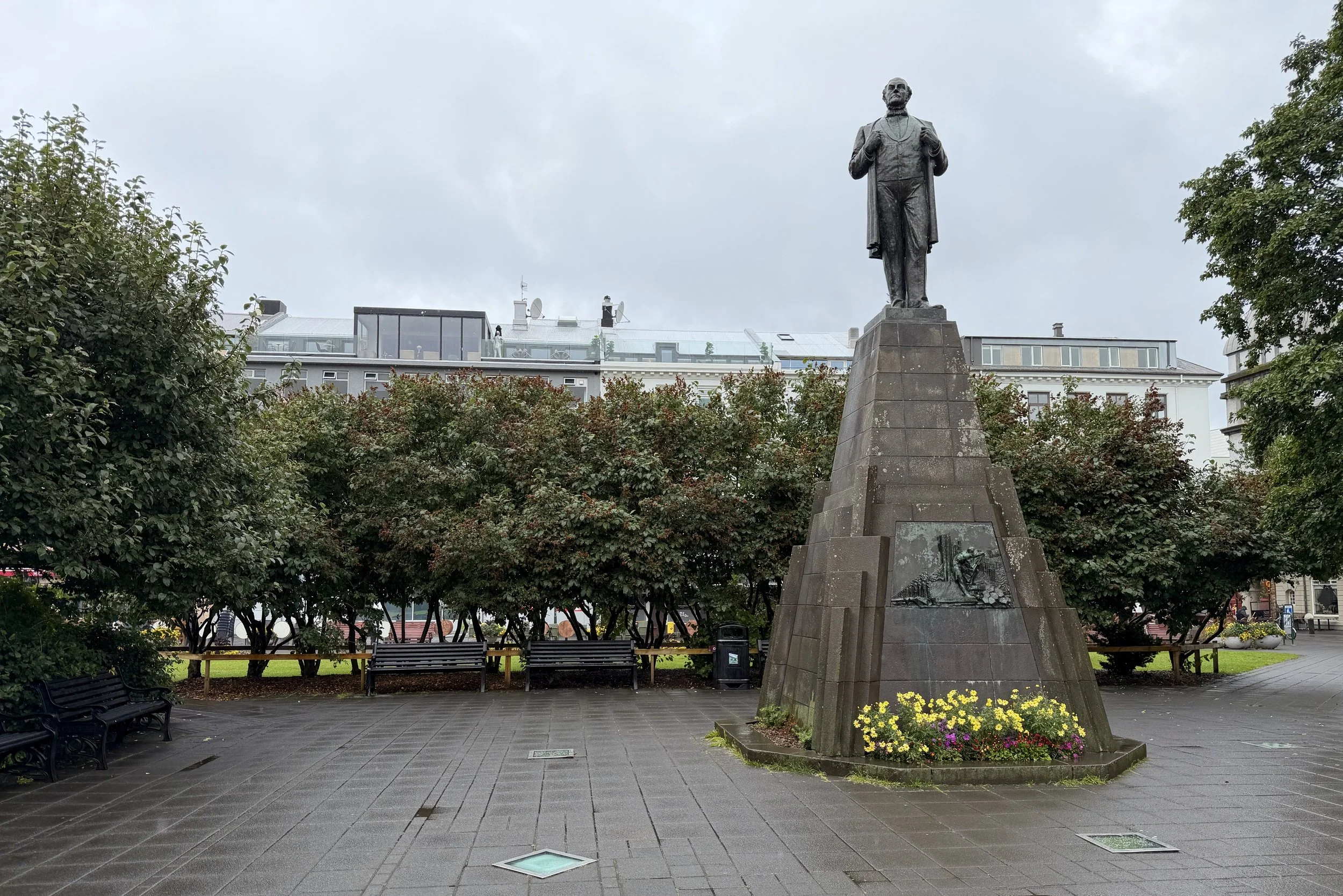 Jón Sigurðsson, Parliament Square