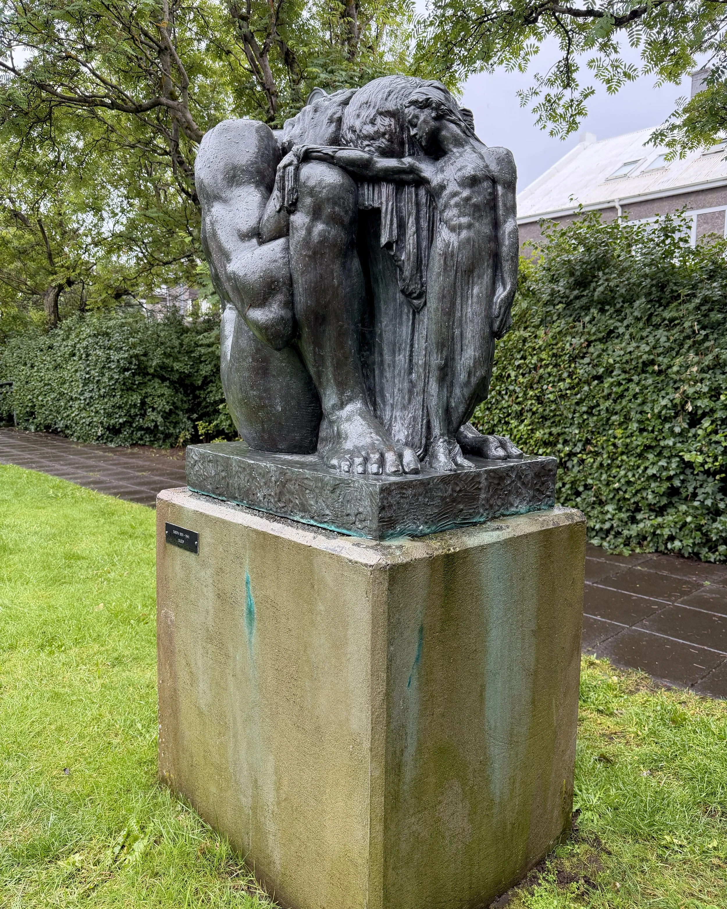 Sleep, Einar Jónsson
