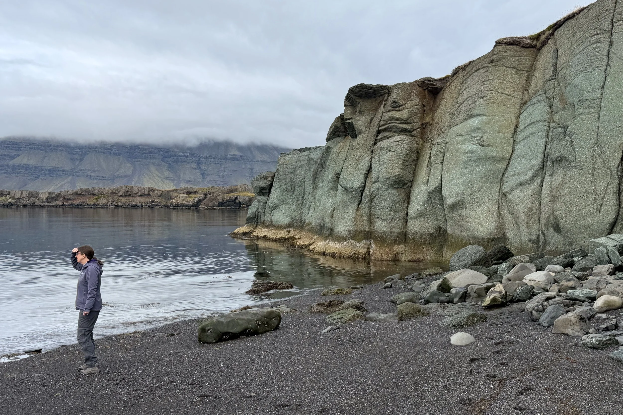Blábjörg (Blue Cliffs)