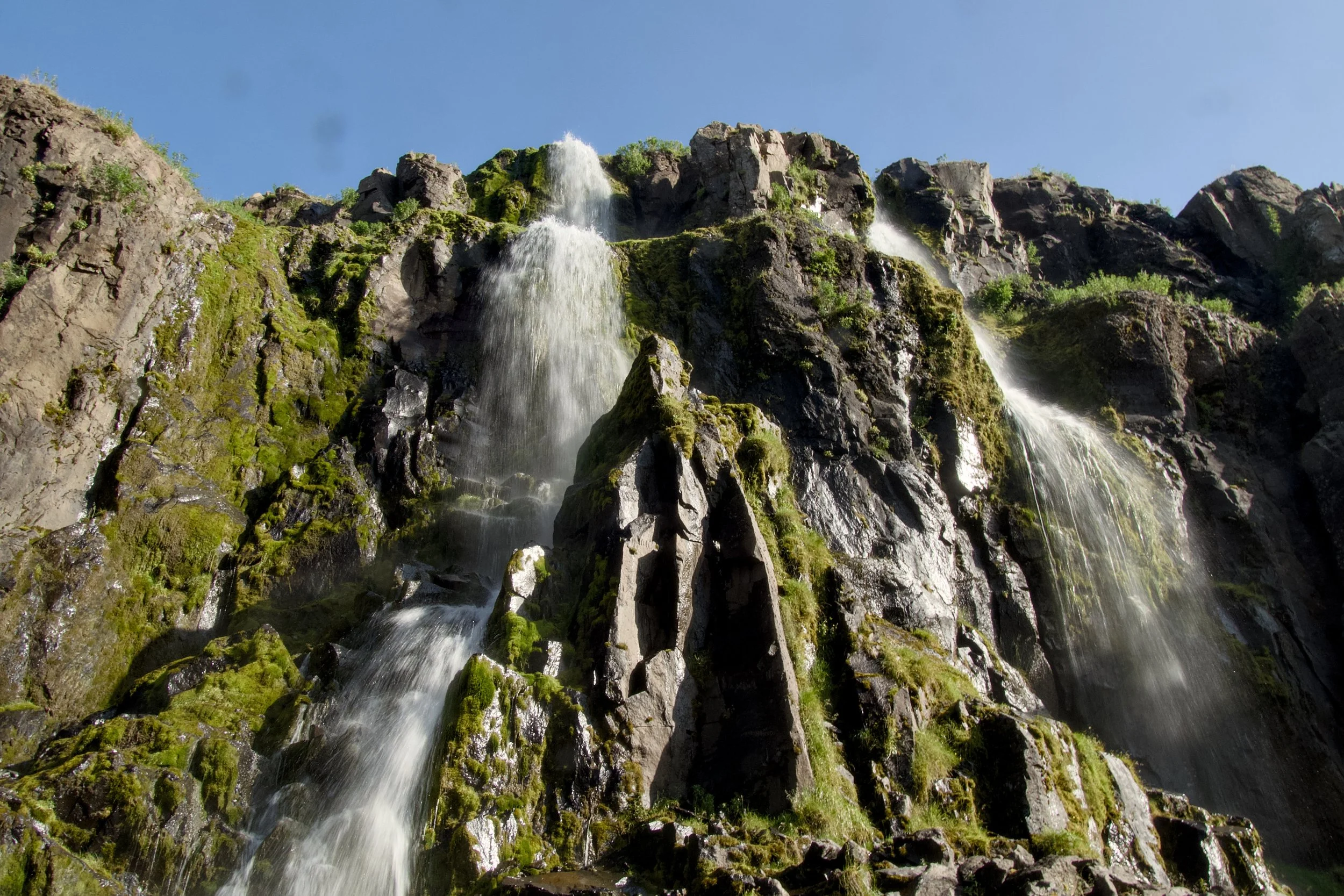 Base of Búðareyrarfoss