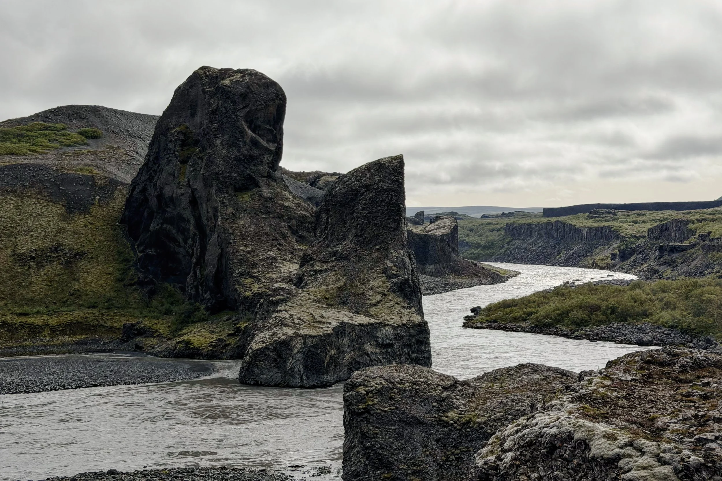 Volcano remains and Jökulsá á Fjöllum River