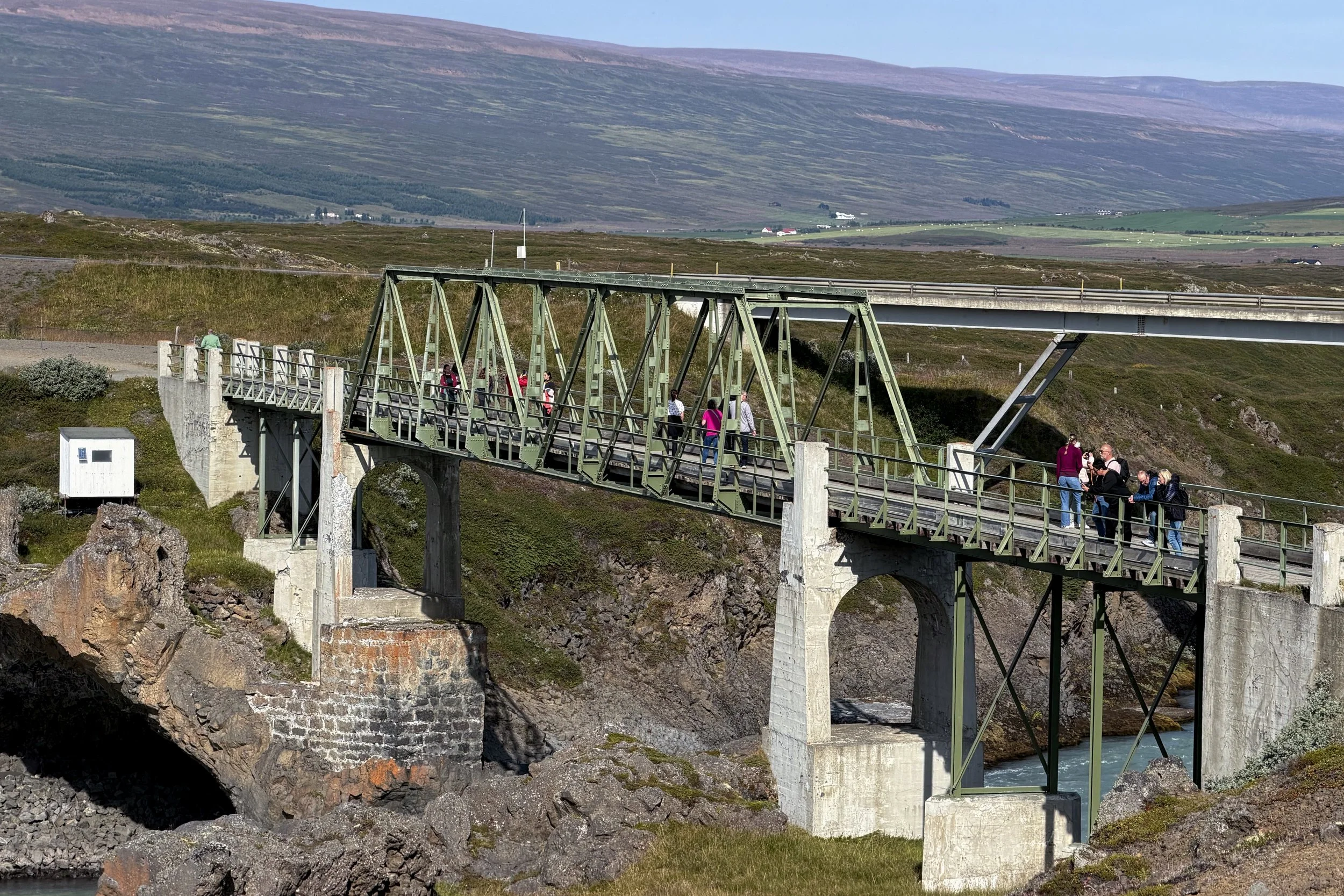 Pedestrian bridge