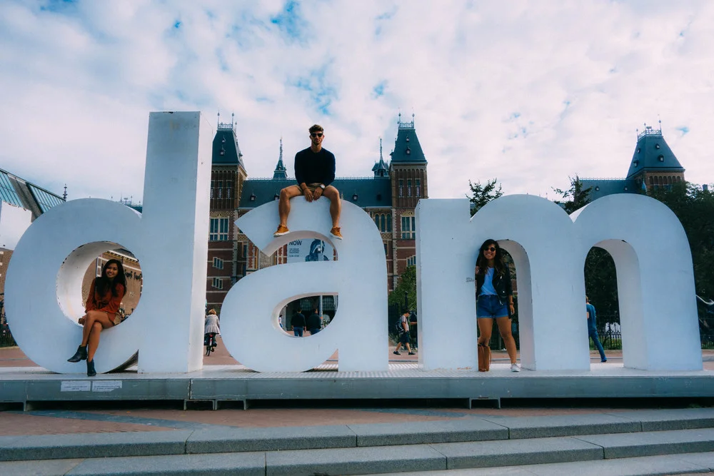 SUMMER STYLE IN AMSTERDAM