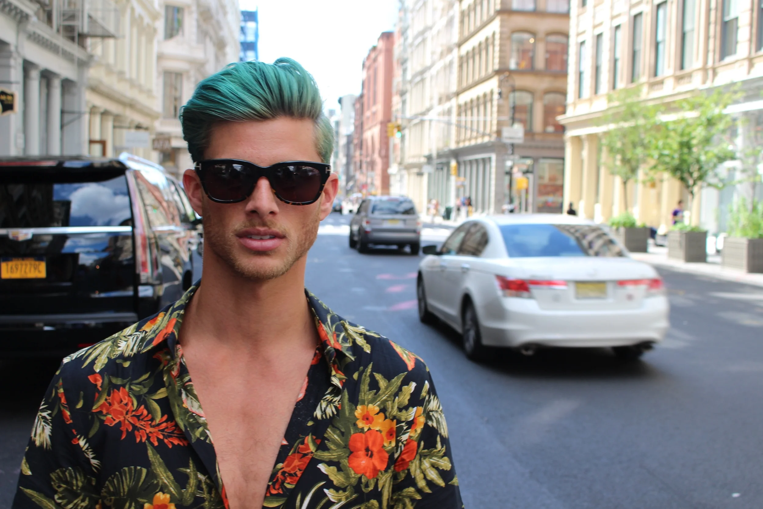 Hey, thats me! Shades Tom Ford and shirt Zara.