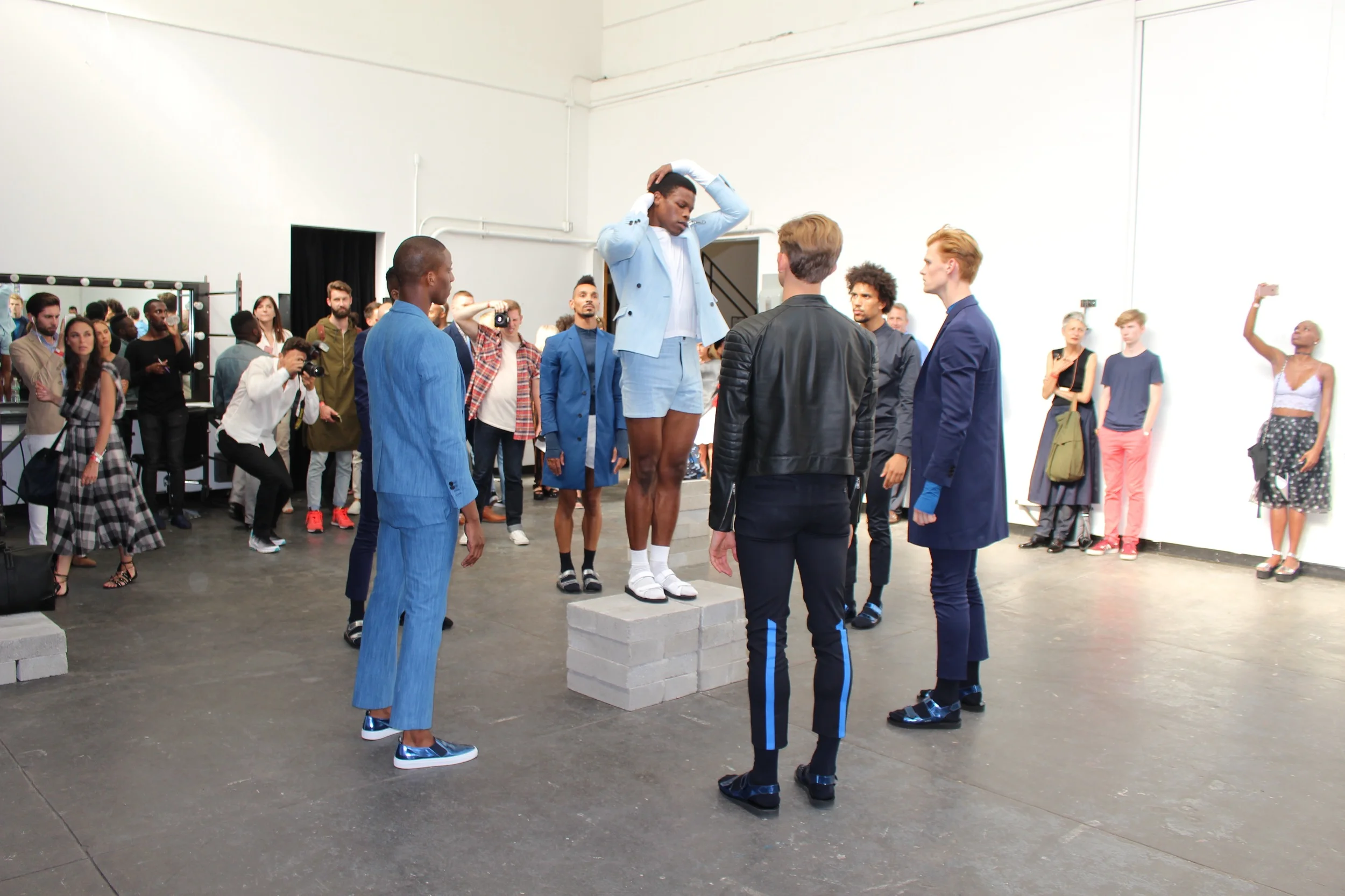 Trust falls and blues at Uri Minkoff