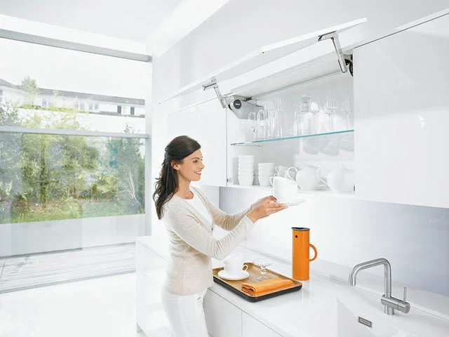 blum/aventos/servo-drive/lift system