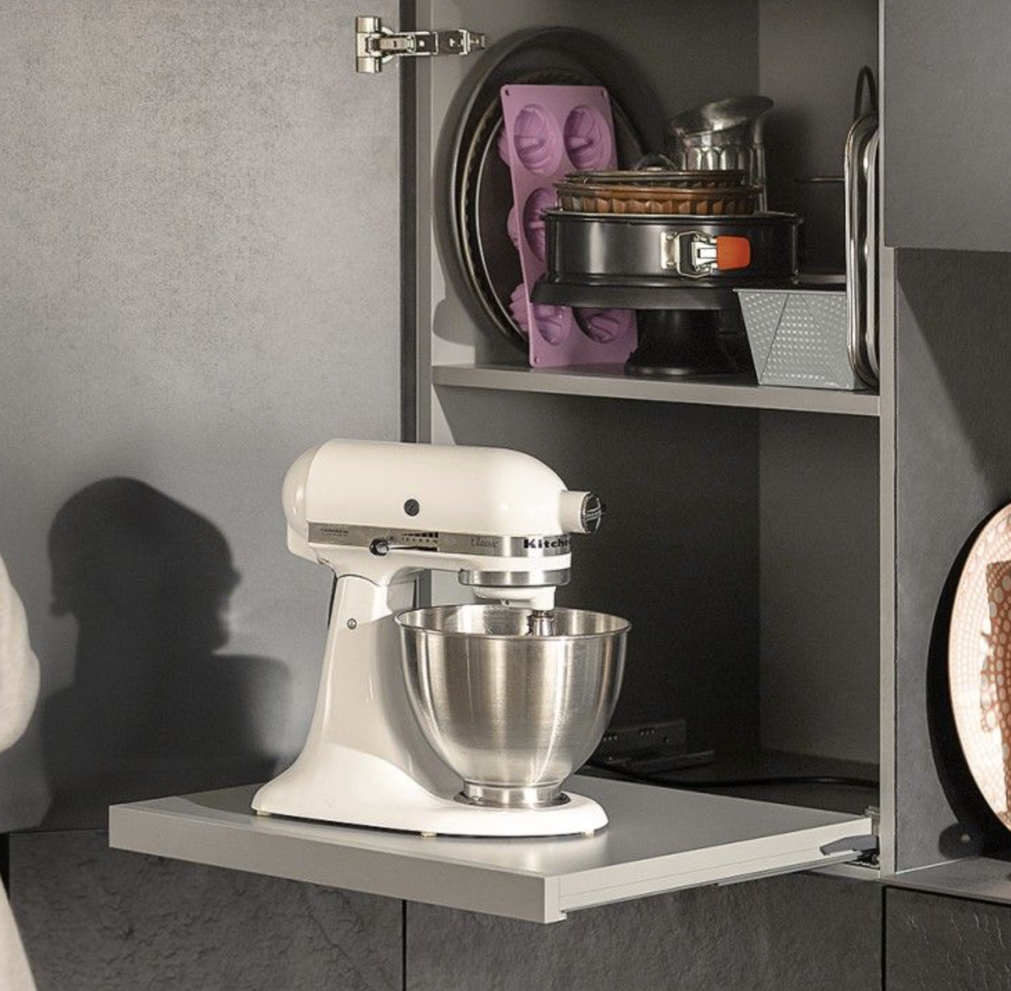 BLUM | PULL-OUT SHELF