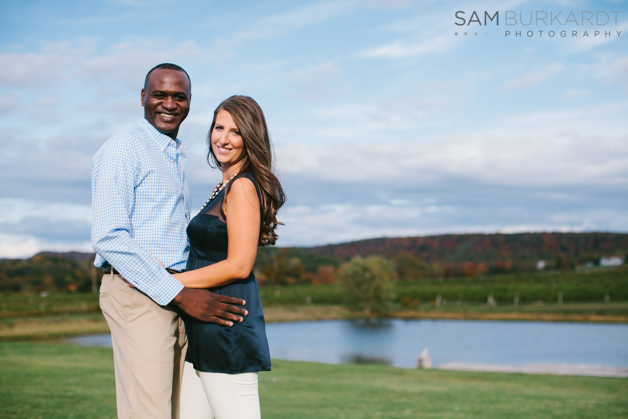 samburkardt-fall-engagement-connecticut-vineyard-nature-wine_0003.jpg