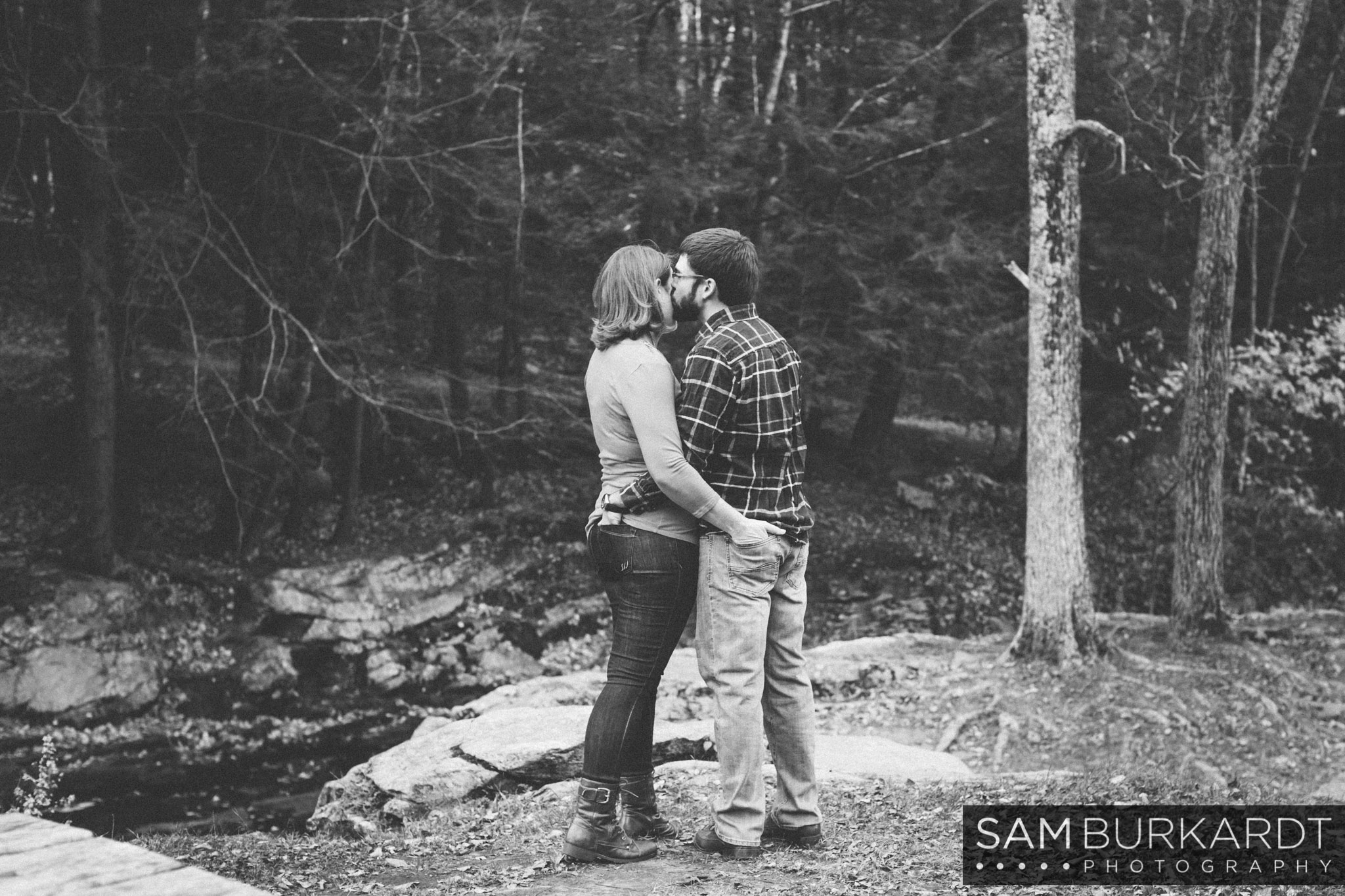 samburkardt-fall-engagement-connecticut-foliage-southford-falls-state-park_0011.jpg