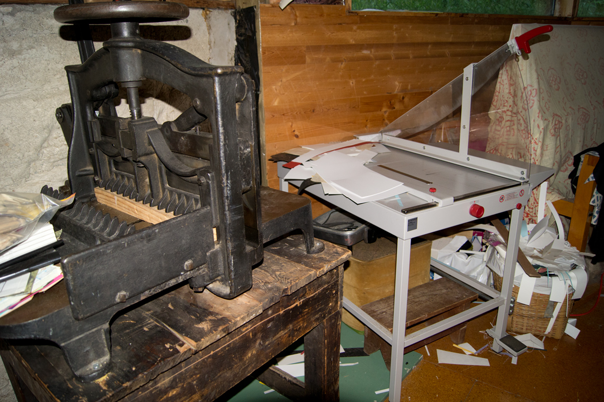 © 2016 Louise Levergneux in Cathryn's studio, love the equipment!