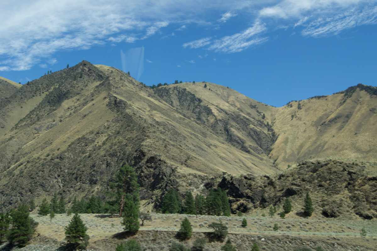 © 2016 Louise Levergneux, driving in the northern parts of Idaho