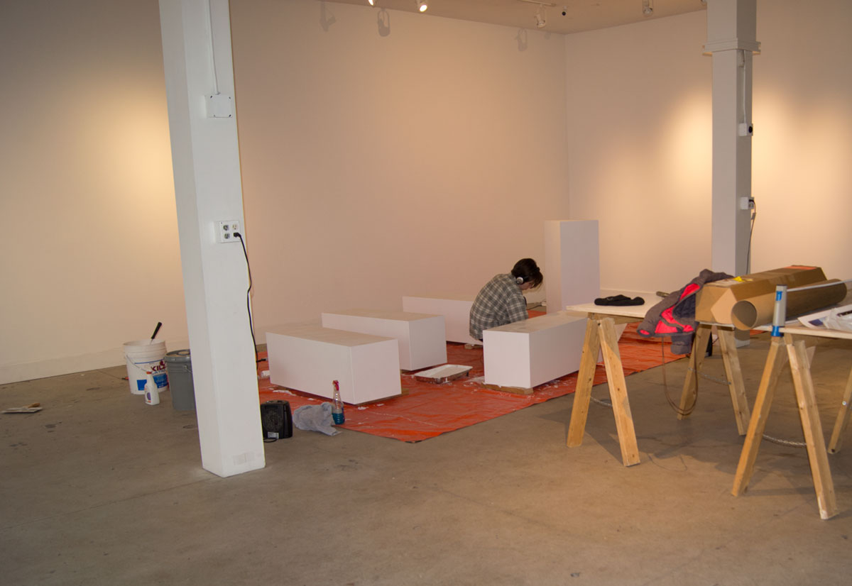 © 2017 Louise Levergneux, Ming Studio, pedestals being painted