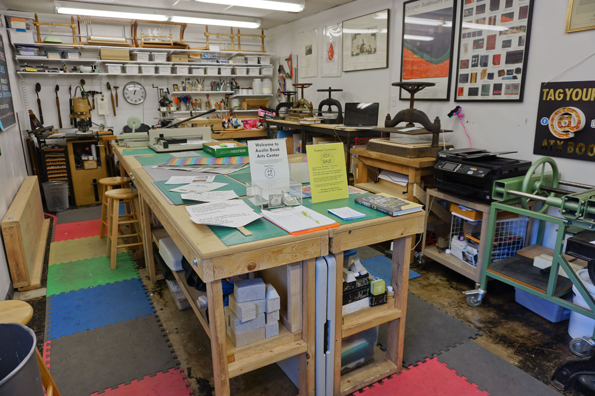 © 2017 Louise Levergneux, The Austin Book Arts Center, the available equipment includes a 32″ board shear, a paper guillotine, a Kwikprint, and various nipping presses, and sewing frames