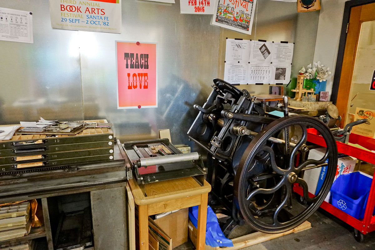 © 2017 Louise Levergneux, The Austin Book Arts Center