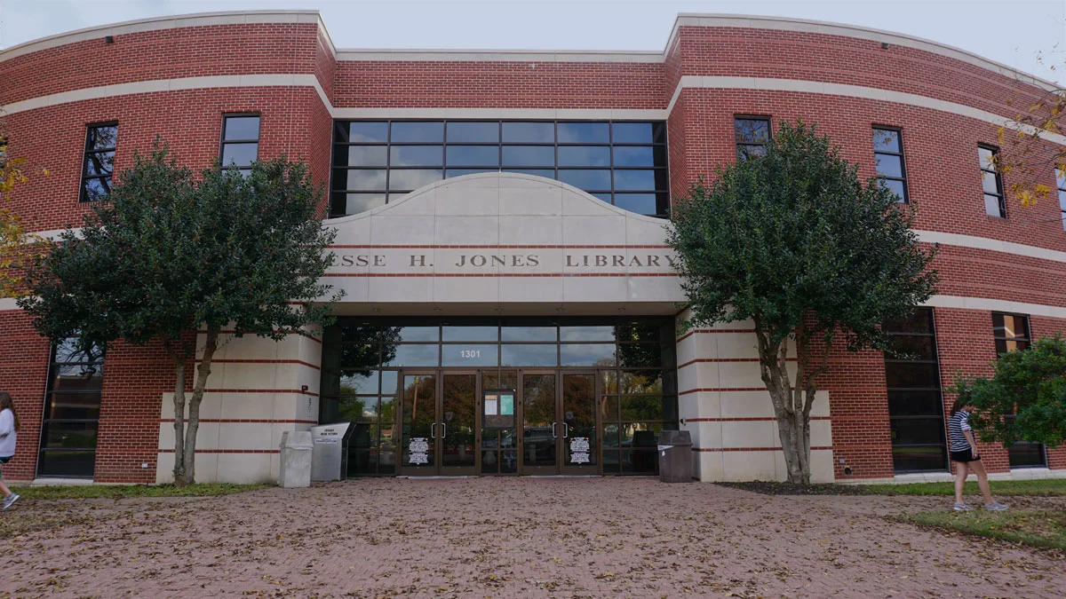 © 2017 Louise Levergneux, the Jesse H Jones Library, one of the central libraries at Baylor University in Waco, Texas