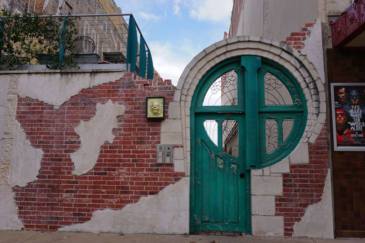 © 2017 Louise Levergneux, door in downtown Waco, Texas