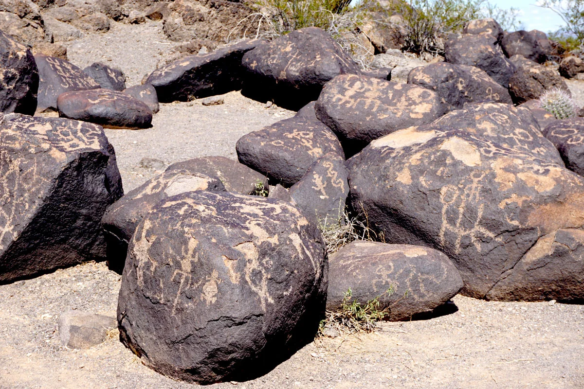 © 2018 Louise Levergneux, Painted Rock Petroglyph Site, Gila Bend