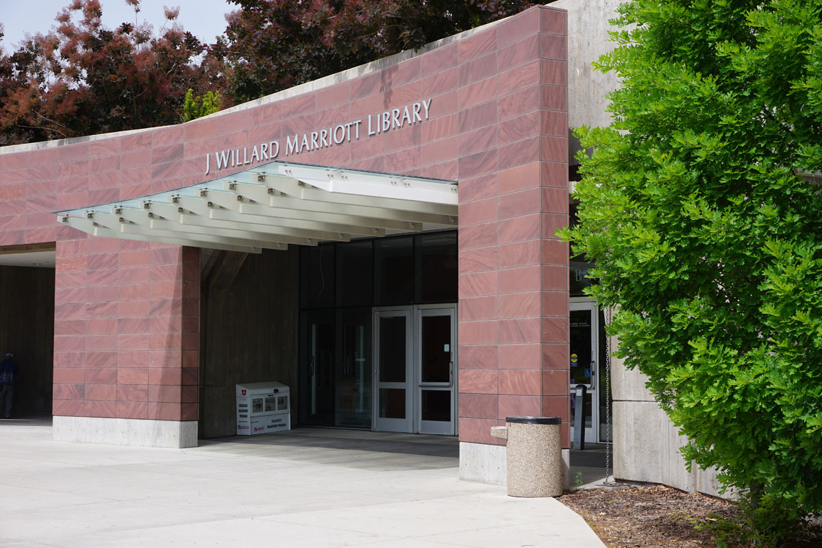 © 2018 Louise Levergneux, entrance to the J Willard Marriott Library