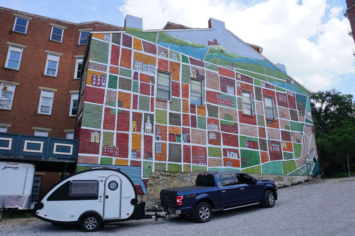 © 2018 Louise Levergneux, wall painting on Pendleton St in Cincinnati