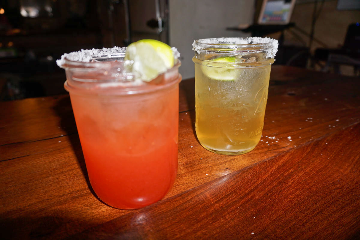 © 2018 Louise Levergneux. Margaritas at the Wisdom's Cafe, Tubac, Arizona. / Des margaritas au Café Wisdom à Tubac, Arizona.