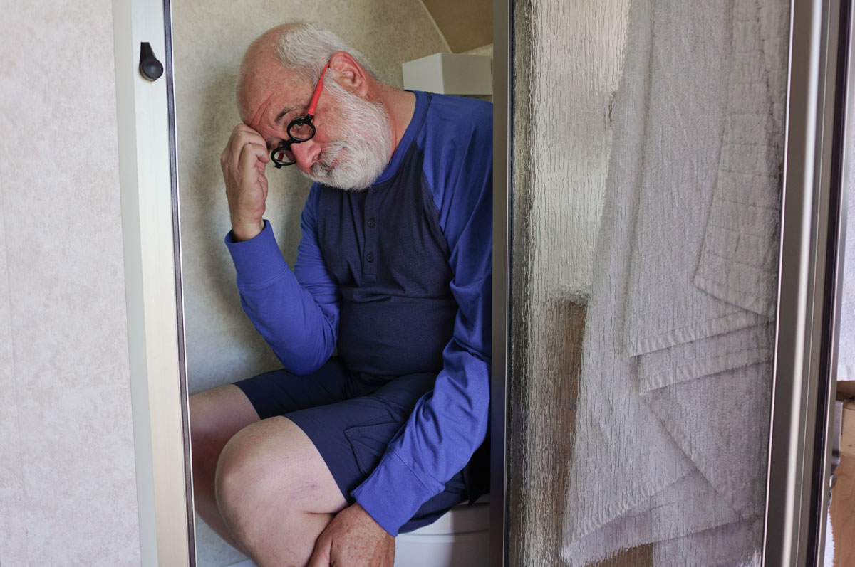 © 2018 Louise Levergneux. Michael posing for RVLove video. / Michael posant pour la vidéo de RVLove.