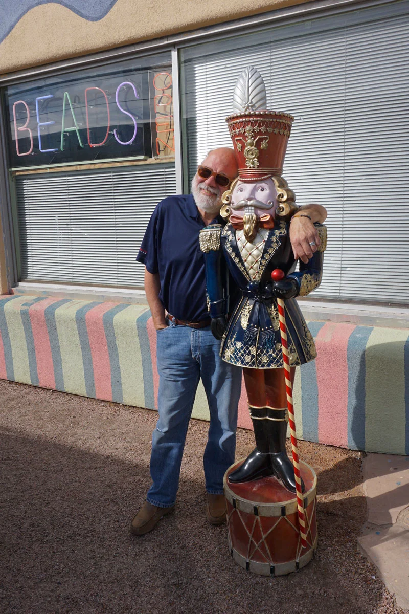 © 2018 Louise Levergneux. Michael making friends again! / Michael fait encore des amis !