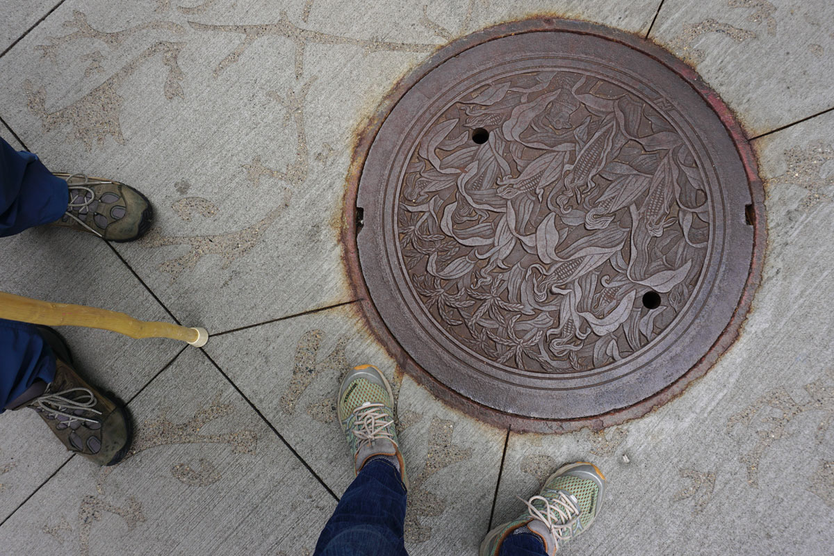 © 2018 Louise Levergneux. Corn, manhole cover on Nicollet Mall, designed by Kate Burke.