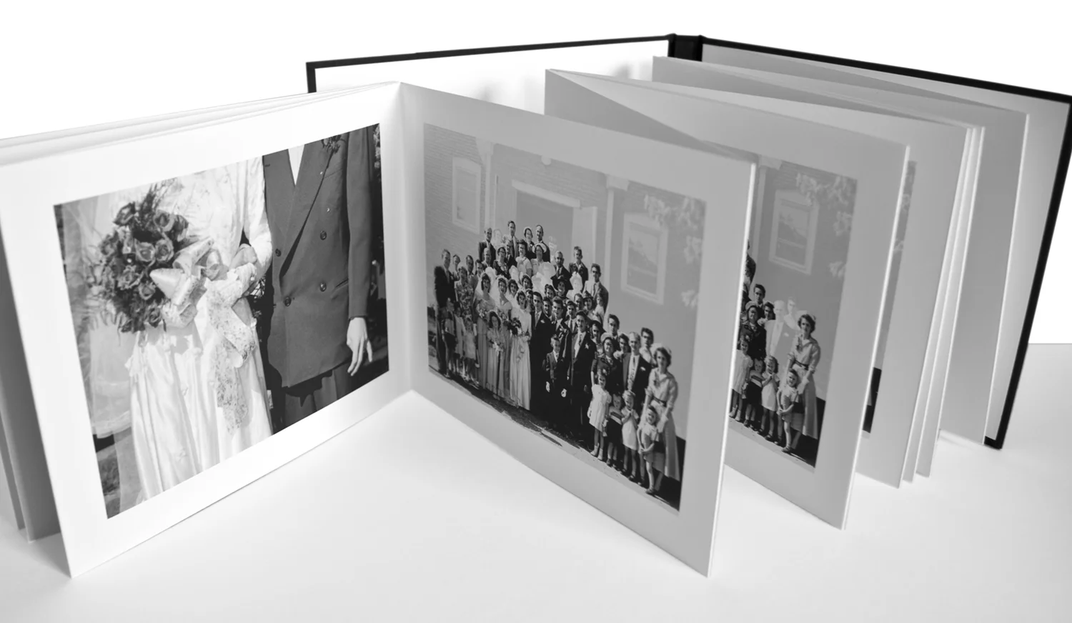 © 2012 Louise Levergneux. Decades Apart