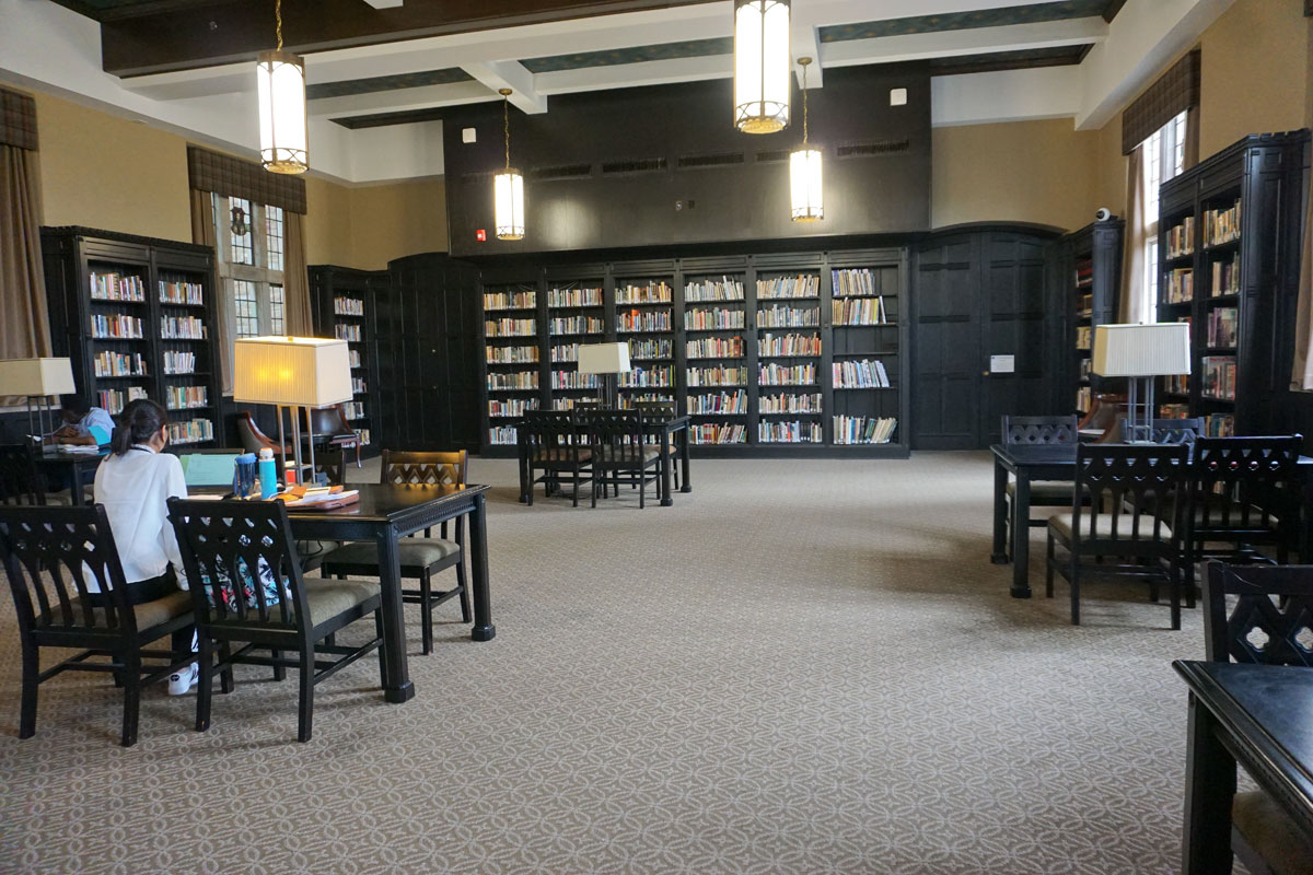 © 2018 Louise Levergneux. A Reading Room at McFarlin Library