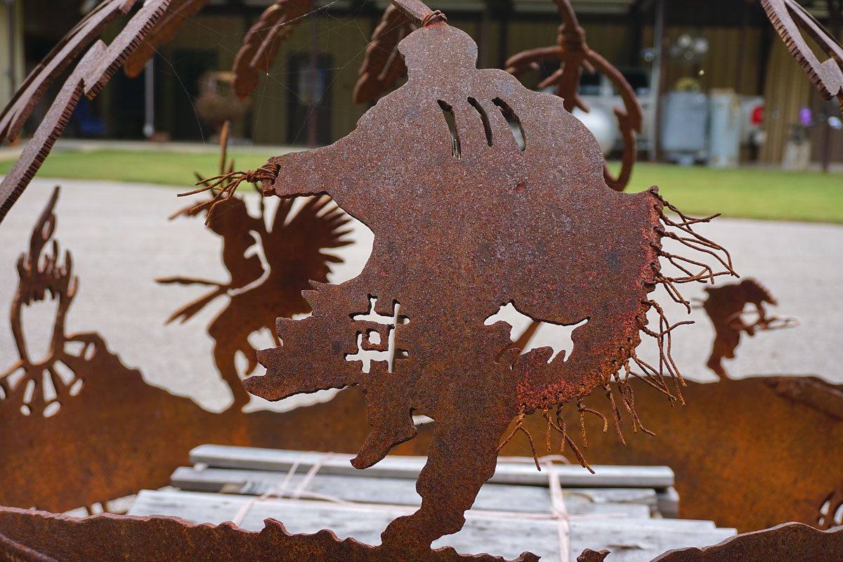 © 2018 Louise Levergneux. Steel sculpture details