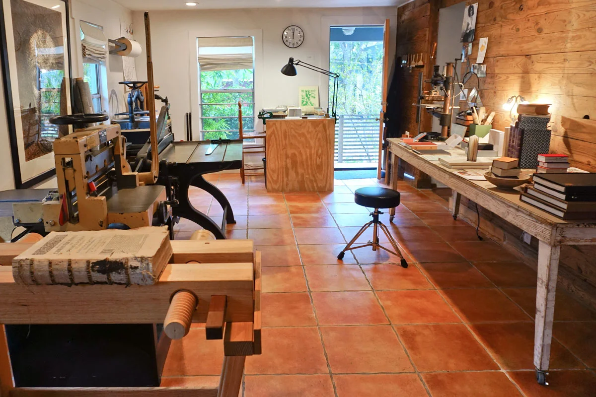 © 2018 Louise Levergneux. Lindsay Nakashima’s bindery.