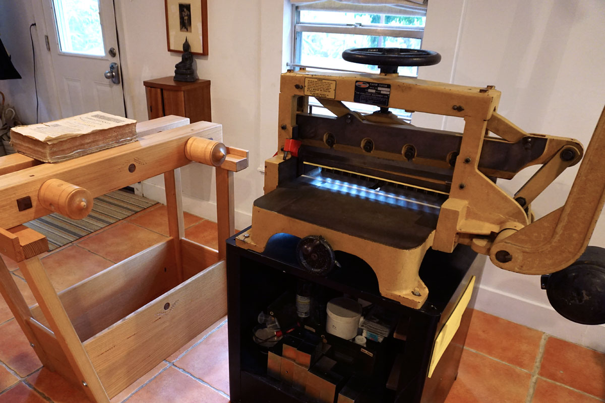 © 2018 Louise Levergneux. The equipment in Lindsay Nakashima’s bindery.