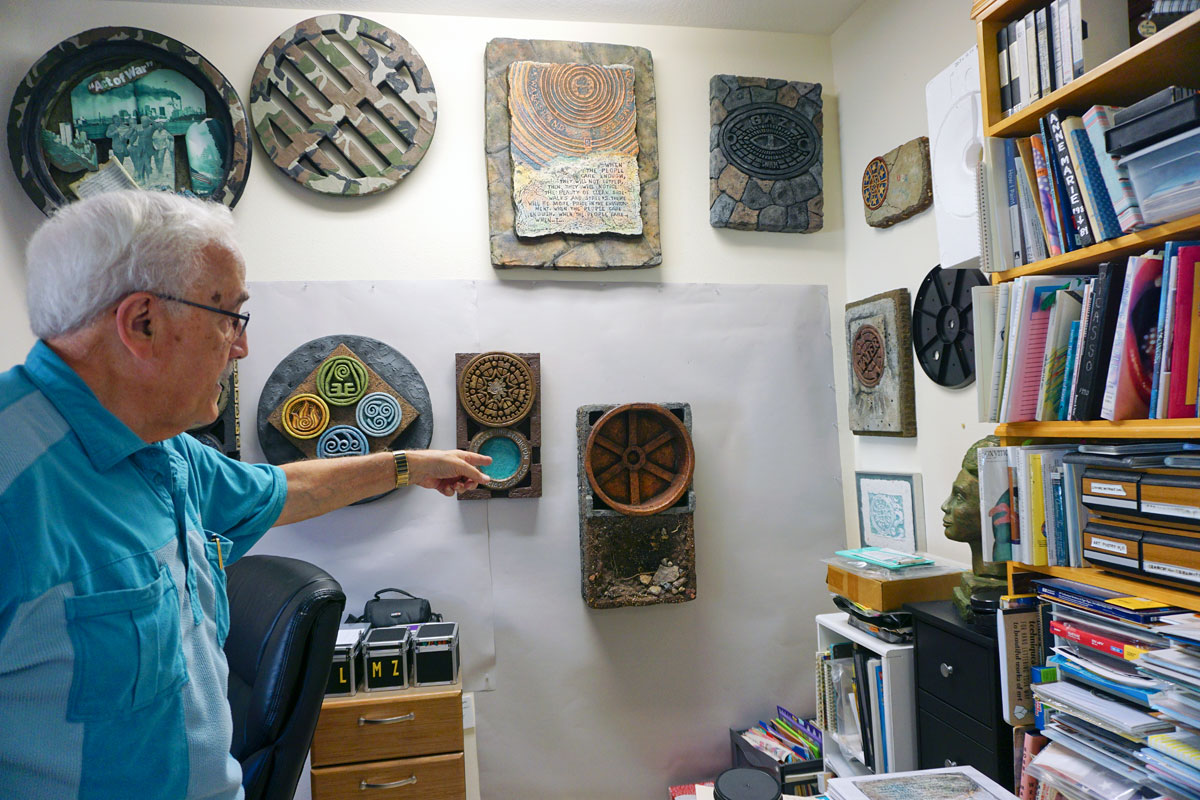 © 2018 Louise Levergneux. Bobbi’s husband Al showing us around Mastrangelo’s studio.