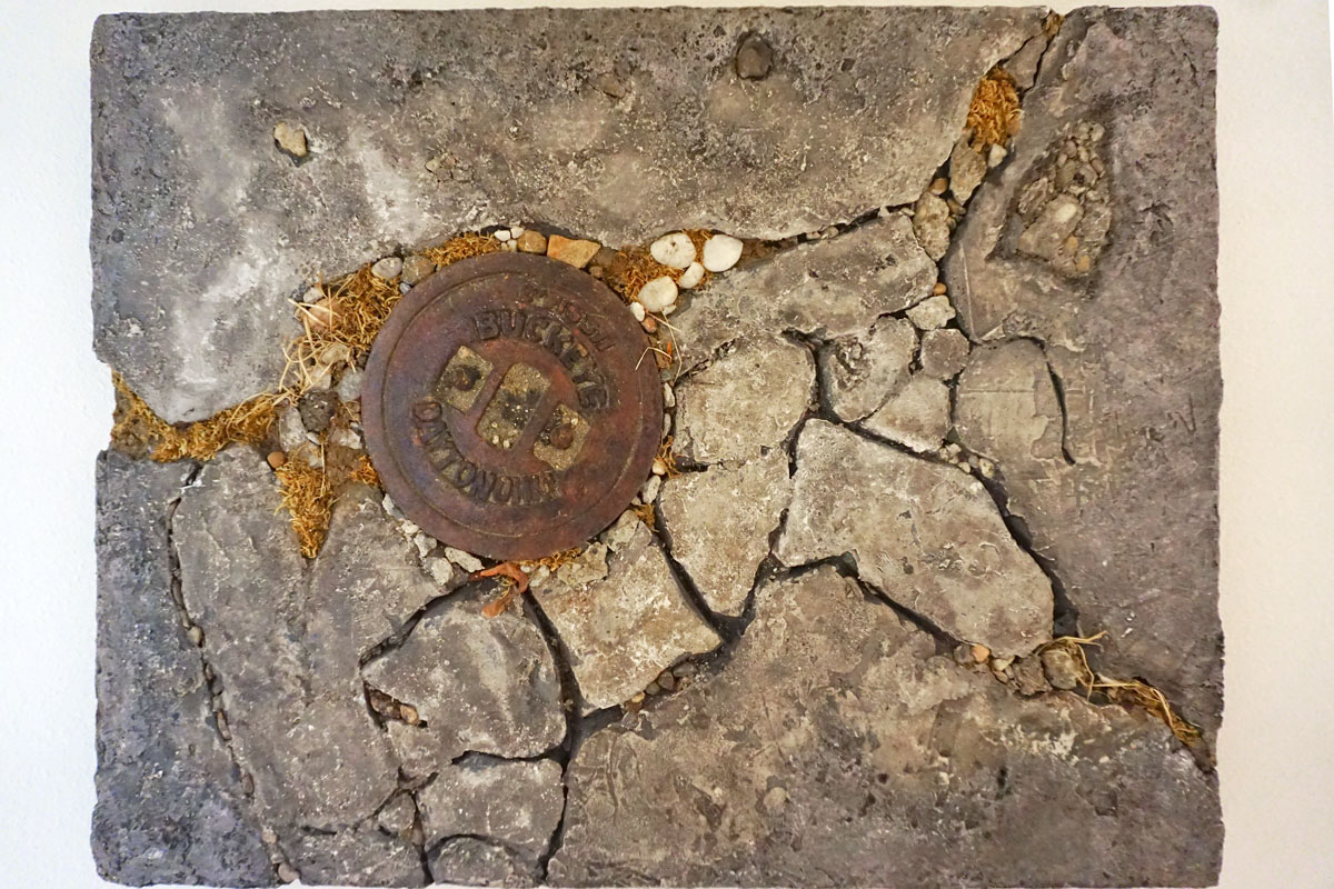 © 2018 Louise Levergneux. Buckeye , sculpture relief by Bobbi Mastrangelo.
