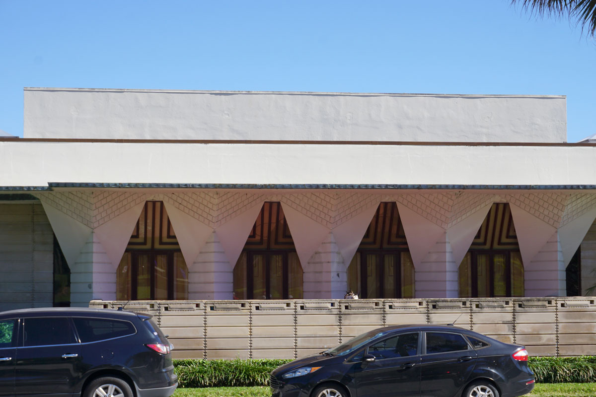 © 2019 Louise Levergneux. The Watson-Fine Administration Building construction began in 1946 and was completed in 1949.