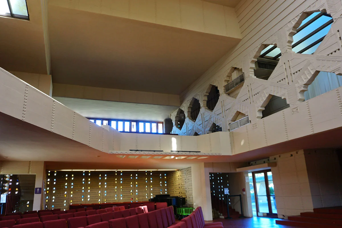 © 2019 Louise Levergneux. The Annie Pfeiffer Chapel’s concrete block walls consisting of small squares of coloured glass show well with the light of the sun.