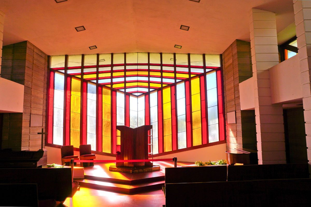 © 2019 Louise Levergneux. William H Danforth Chapel is the only use of leaded glass on the campus. It is framed in native Florida tidewater red-cypress and still contains the original pews and cushions.