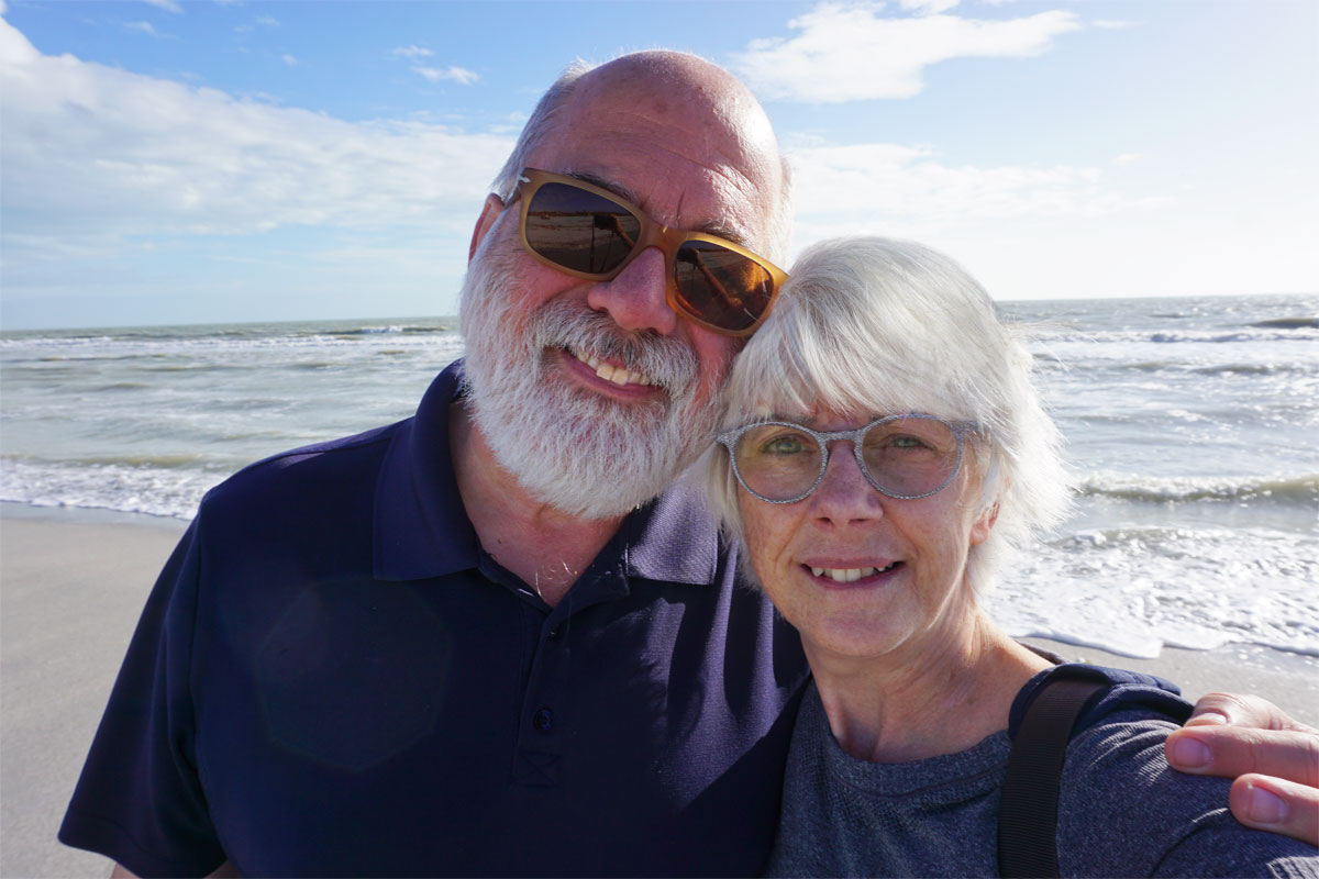 © 2019 Louise Levergneux. Our first day shelling on Bowman’s Beach, Sanibel Island. / Notre première journée à ramasser des coquillages sur la plage Bowman’s sur l’île de Sanibel.