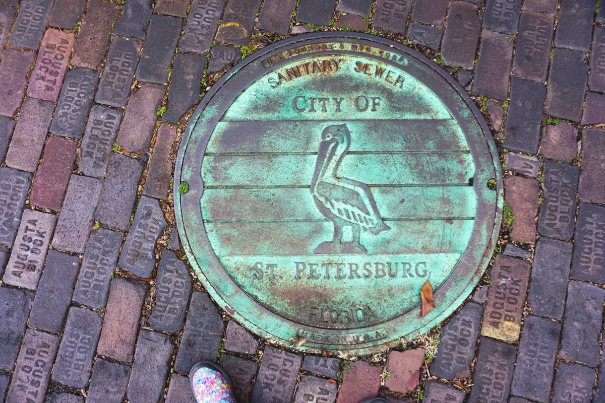 © 2019 Louise Levergneux. Manhole cover in St Petersburg, Florida.